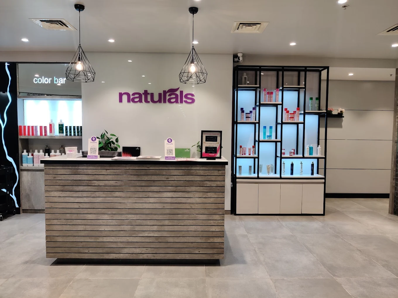 Naturals Salon , Gulbarga
